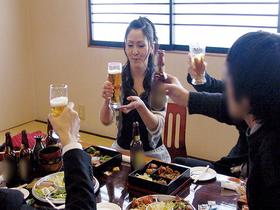 普通の人妻さん寝取らせ!夫に騙された他人男と複数プレイでイキまくるNTR映像4時間 サンプル動画サムネイル